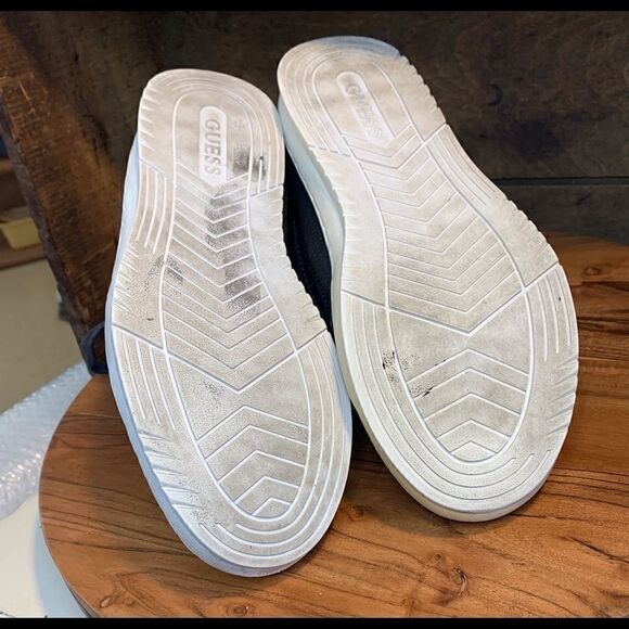 Guess boys shoes, Sz 8.5.   Inv 5064 - Picture 6 of 6